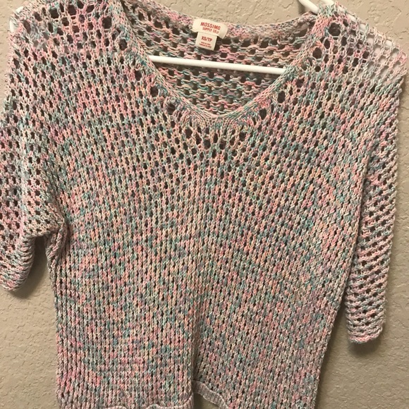 Shirts!!🌧🌈 - Picture 5 of 8